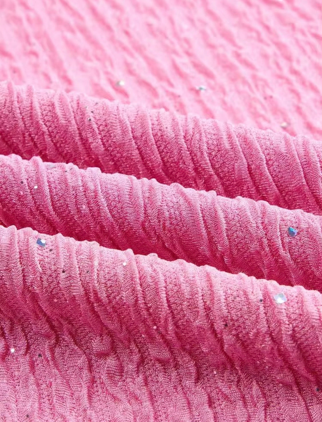 Luxury Pink Mermaid Maxi Dress
Experience timeless elegance with this beautifully crafted bodycon dress. Its flattering fit, premium textured fabric, and flowing mermaid hem create a sophisticated look that transitions effortlessly from daytime elegance t
